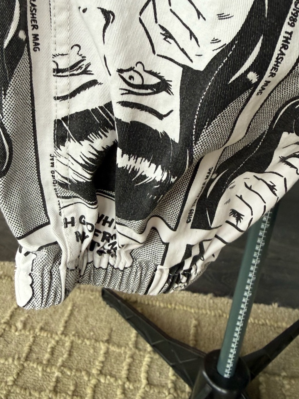 Supreme Black & White Graphic Elastic Waist Shorts with Red Logo - Picture 4 of 7